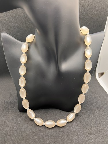OFF WHITE Collana vintage Moonglow Lucite bianco sporco firmata GIAPPONE perline ovali anni 50 retrò