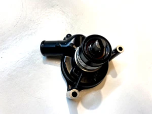 Triumph Speed Triple 1050 2011 - 2015 Pompa acqua - Foto 1 di 8