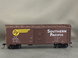 Athearn - Southern Pacific - 40' Box Car + Wgt # 127433