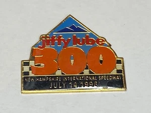 NASCAR Cup Race Pin Jiffy Lube 300 New Hampshire Speedway 14 luglio 1996 14/07/96 - Foto 1 di 2