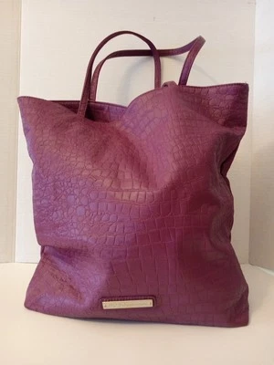 BCBGeneration COREY TOTE ZFD200GN фиолетовая веганская кожа магнитная застежка с логотипом - Изображение 1 из 4