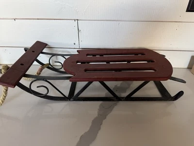 "Centro de mesa de madera primitiva metal negro rojo trineo decoración 23"" de largo" Foto 1 de 4