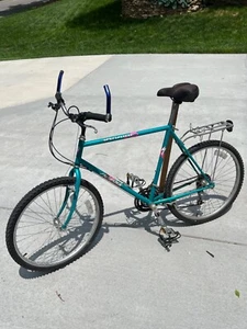 SPECIALIZED HARD ROCK MOUNTAIN BIKE VERYGOOD CONDITION. BOUGHT NEW BY ME IN 1981 - Picture 1 of 3