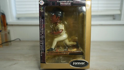 LIMITED EDITION Forever MARIANO RIVERA New YORK Yankees BOBBLEHEAD HOF Legends Cover