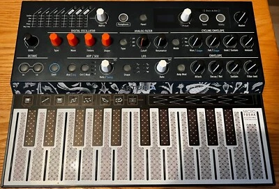 Arturia MicroFreak Hybrid Synthesizer (570101) - Bild 1 von 2