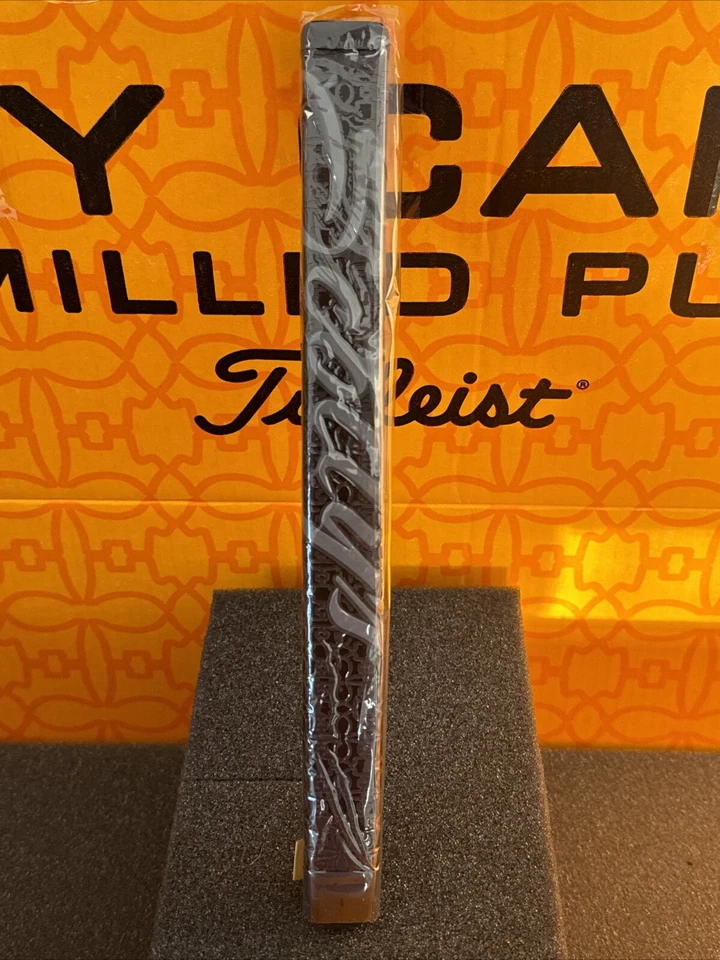 Scotty Cameron 11 英寸黑色/灰色中号桨手柄 — 第 1/1 张图片