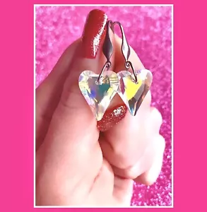Orecchini Cuore Stilizzato Pendente Con Effetto Cristallo Leggeri Da Indossare - Foto 1 di 1