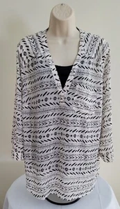 MAURICES Womens V-neck 3/4 sleeve Front pocket Graphic print Sheer Blouse-Sz 2X - Picture 1 of 7