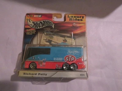 Hot Wheels Racing Luxury Rides RV Motor Coach Nascar Bus Richard Petty #43 STP - Image 1 of 4