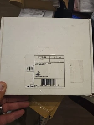 Патч-панель структурированных носителей Leviton 24 порта Cat6 Twist & Mount (476TM-624) - Изображение 1 из 2