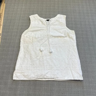 Camiseta sin mangas Talbots con ojales bordados borla mediana blanca algodón boho núcleo costero Foto 1 de 4