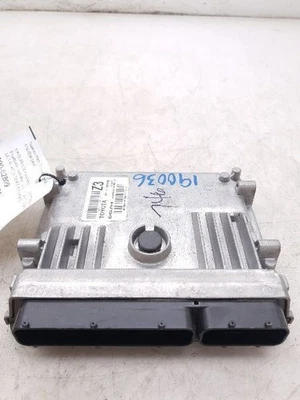 Toyota Corolla 2016 motor módulo de control electrónico montaje ECM  Foto 1 de 4