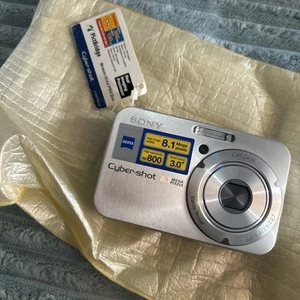 Sony Cyber-Shot DSC-N1 8.1MP Digitalkamera - Silber Unbenutzt Ungetestet - Bild 1 von 8