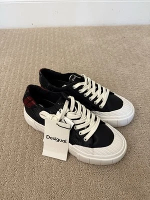 Zapatos para mujer Desigual zapatillas negras talla 6,5 Foto 1 de 4
