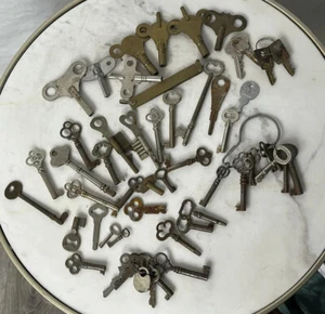 Antique Vintage Key Lot 51 Collector Skeleton Key Hollow Barrel Pancake padlock - Picture 1 of 2