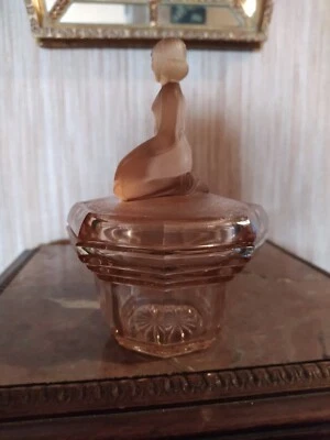 Sucrier en Verre Pressé Moulé Rose Années 40/50 - Photo 1/4