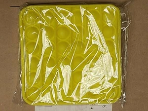 Popit Fidget Toy Push Bubble sensorischer Stressabbau Kinder Spiele quadratisch dunkelgelb - Bild 1 von 1