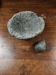 Vintage Volcanic Stone Molcajete Mortar and Pestle-SMALL DAMAGE - Picture 1 of 6
