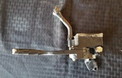 Kawasaki GPZ550 1982 cilindro maestro de freno ♻️ Foto 1 de 4