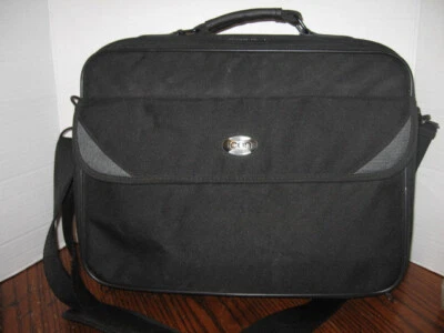 Funda para portátil Incase ICON se adapta a portátil de hasta 15" Foto 1 de 4