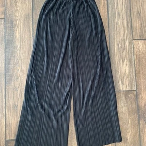 Misguided Black Slacks Flare Wide Leg Dress Pants Womans US 6 / UK 10 Made in UK - Picture 1 of 4