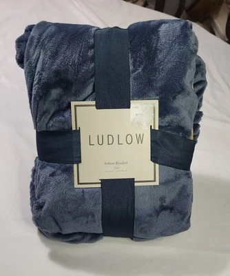 Northpoint LUDLOW Twin Size, Blue VELOUR Blanket New With Tags! SUPER SOFT! - Image 1 of 4