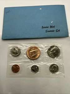 1983-D  Denver Mint Souvenir Coin set - Picture 1 of 7