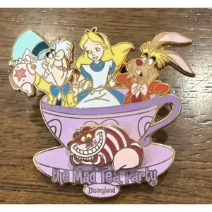 Disneyland DLR teacup Alice In Wonderland Mad Tea Party Pin 2007 cheshire cat - Picture 1 of 3