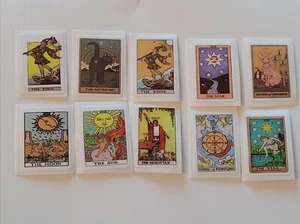 10 Stück Mini Tarot Orakel Karten Symbole Figuren Hellseher Aufkleber BRANDNEU - Bild 1 von 11