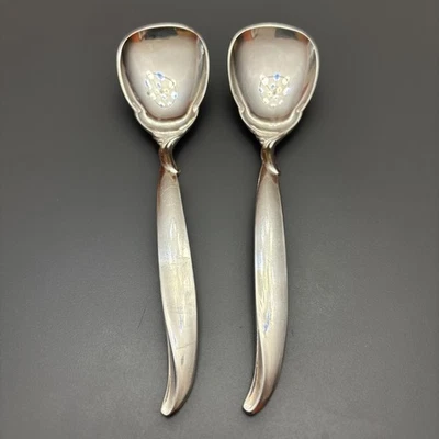 "Juego de 2 cucharas de bayas plateadas 1847 Rogers Bros IS FLAIR 1956 MCM" Foto 1 de 4