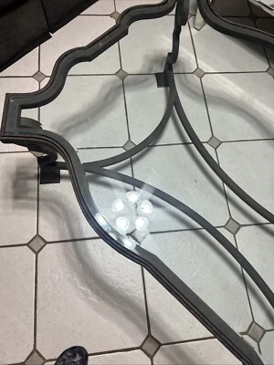 Mesa de centro vintage Rose Tarlow Melrose House estilo barroco metal y vidrio Foto 1 de 4