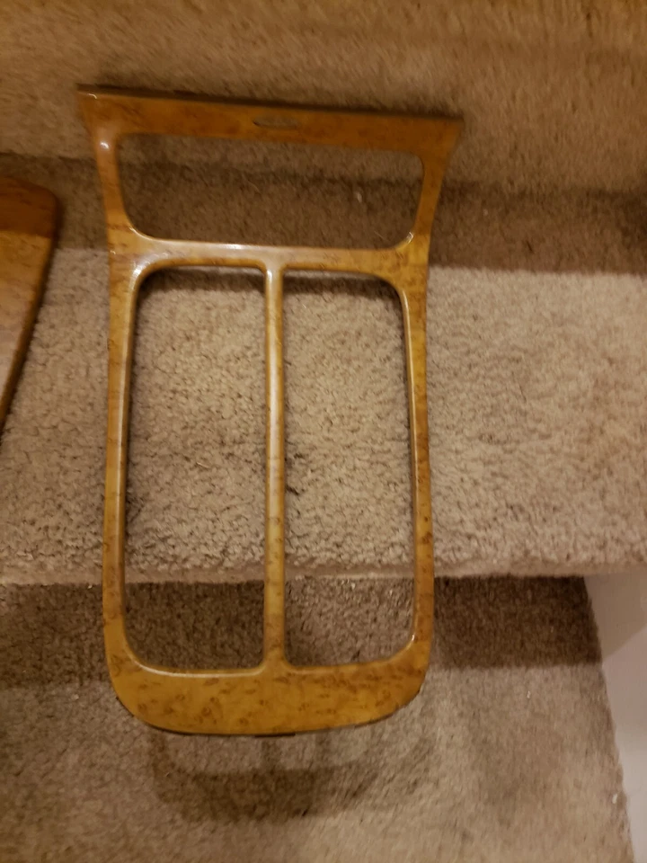 2002 雷克萨斯SC430 控制台面板 - 毛刺颜色 - 状况非常好  — 第 1/1 张图片