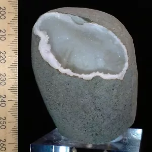 Quartz Geode w/ Epistilbite Zeolite bowtie crystal cluster cut base cave 0.2kg - Picture 1 of 8