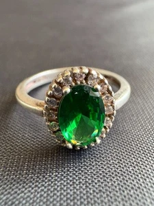 Vintage 925 Sterlingsilber Ring facettiert grün CZ Solitär Ringgröße 7,5 US - Bild 1 von 12