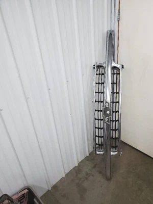 Grille Excluding Ltz Chrome Fits 00-06 SUBURBAN 1500 302757 - Image 1 of 4