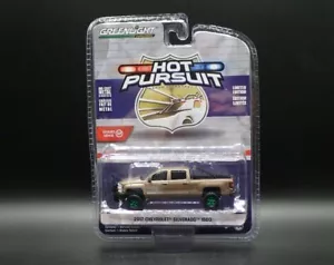 1:64 Hot Pursuit 37 2017 Chevrolet Silverado 1500 verde macchina luce verde - Foto 1 di 1