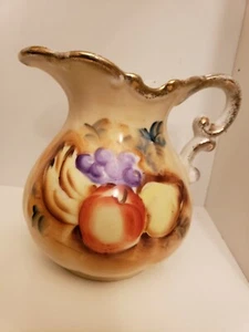 Jarra decorativa vintage de porcelana NORLEANS Japón pintada a mano con adorno dorado de fruta - Imagen 1 de 6