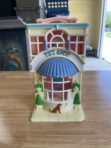 Vintage Fisher Price Sweet Streets PET SHOP BEAUTY SALON Play House - Picture 1 of 11