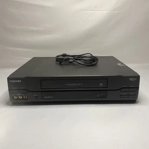 Vintage Toshiba VCR M672 4 Head Hi-Fi Stereo Video Cassette Recorder VHS Player - Picture 1 of 9