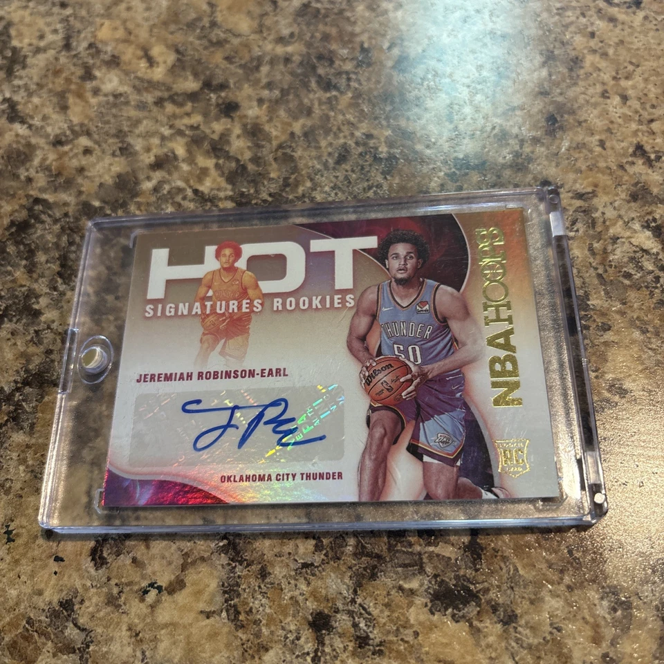 2022  NBA Hoops Jeremiah Robinson-Earl Hot Signatures Auto Gold Parallel Holo - Image 1 of 3