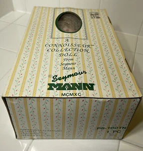 Muñeca de porcelana de la colección A Connoisseur pintada a mano por Seymour Mann Signature - Imagen 1 de 12
