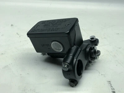 Cilindro de freno delantero Suzuki GSX1250 FA freno delantero cilindro maestro (2) 16' Foto 1 de 4