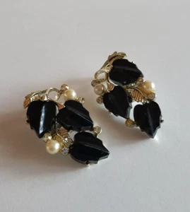 Vintage Black Lucite Leaves Crystals Pearls Gold Tone Clip On Earrings - Picture 1 of 9
