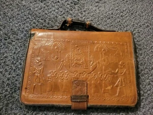 Vintage Art Deco ägyptische geprägte Ledertasche Handtasche mit Pharao Bilder - Bild 1 von 10