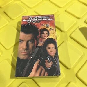 Tomorrow Never Dies (VHS, 1998) New/sealed, Pierce Brosnan, James Bond - Picture 1 of 2
