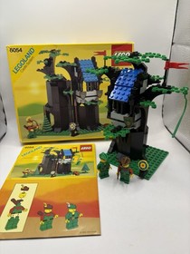 LEGO 6054 LegoLand Castle Forestmen's Hideout 99.9% Complete, Box & Instructions