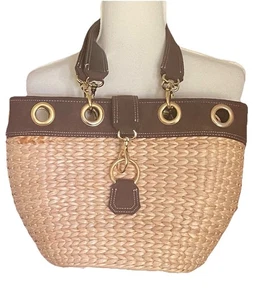 BOLSO DE MANO AMANDA SMITH PAJA MARRÓN GAMUZA DETALLE DOBLE ASA BOLSILLOS INTERIORES USADO EN EXCELENTE ESTADO - Imagen 1 de 6