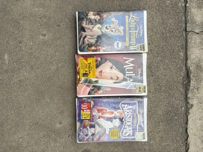 3 Vintage VHS Disney Tapes- New Lady And The Tramp II, Mulan, The Aristocats - Image 1 of 2