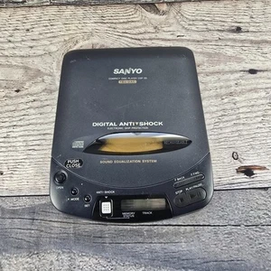 Vintage SANYO CDP-55 Portable Compact Disc CD Player Tested And Works Headphones - Picture 1 of 12