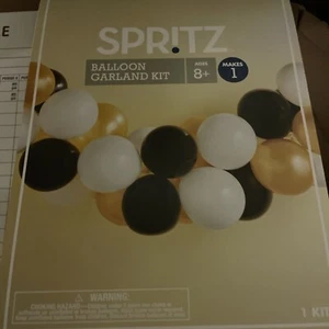 1 Balloon Garland Kit Party Decorations Black White Gold 30 balloons per kit-NIB - Picture 1 of 2
